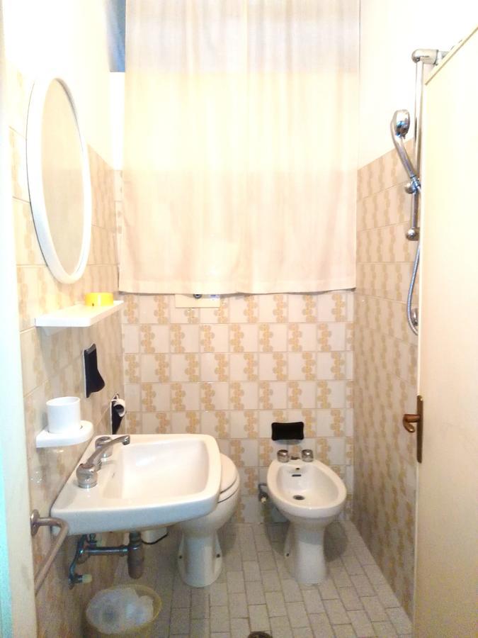 Single Room Private External Bathroom